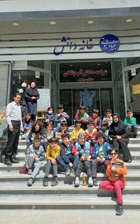 دانش‌آموزان مدرسه‌ی البرز در خانه دانش