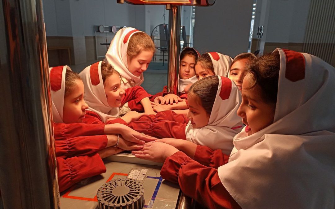 دانش‌آموزان مدرسه نخبگان در خانه دانش