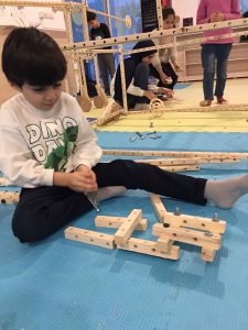 خانه دانش بنیاد ثبوتی - سازه‌بازی - سازه چوبی - دست سازه - جرثقیل بندر - زنجان