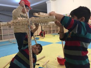 سازه‌بازی-خانه دانش-بنیاد ثبوتی-زنجان-سازه‌های چوبی-سکوی نفتی دریایی-پیچ و مهره-ساختنی