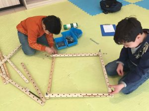 سازه‌بازی-خانه دانش-بنیاد ثبوتی-زنجان-سازه‌های چوبی-سکوی نفتی دریایی-پیچ و مهره-ساختنی